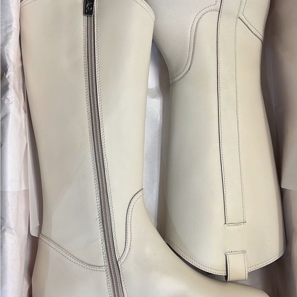 AGL MADE IN ITALY White Knee-High Combat Boots with Seamless Design - Picture 6 of 11